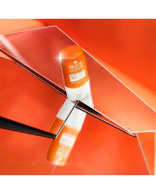 Rilastil Sun System stick transparent cu protecție solară SPF 50+  8,5