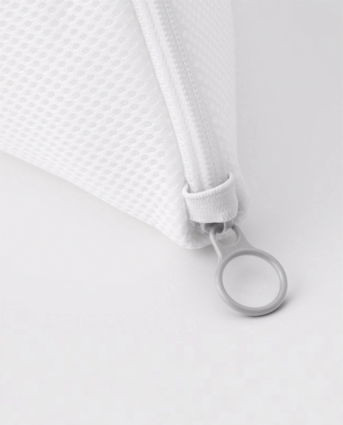 Saculet textil pentru spalarea si uscarea lenjeriei intime 2