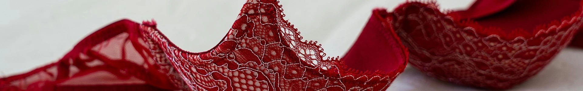 Sutiene clasice din bumbac cu sau fara intaritura si burete